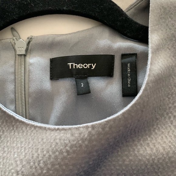 Theory cap sleeve structured fitted dress in cloud grey - Picture 4 of 6